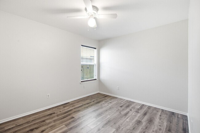 Building Photo - Charming 3 bedroom Home in Hutto!