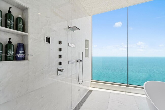 Building Photo - 17975 Collins Ave