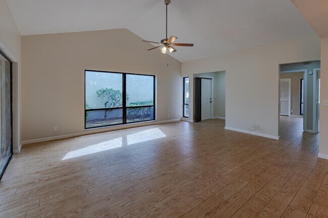 Building Photo - 2525 SW Egret Pond Cir