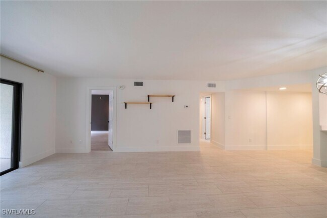 Building Photo - 17456 Silver Fox Dr