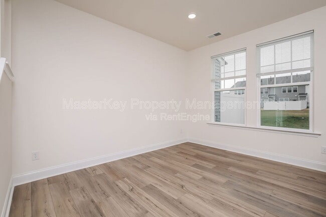 Building Photo - 22 Anastasia St