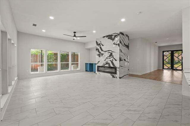 Building Photo - 7103 Blythdale Dr