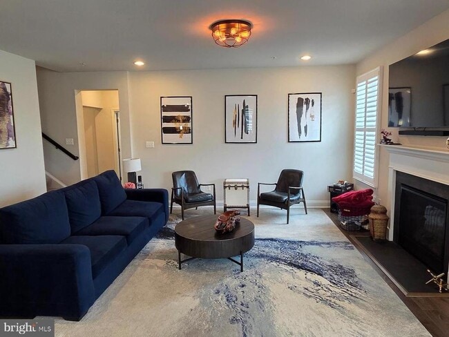 Building Photo - 4533 Shakespeare Cir