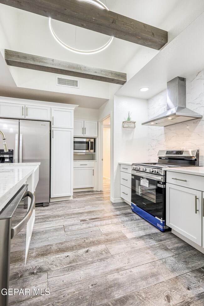 Building Photo - 5733 Saplinas Rd