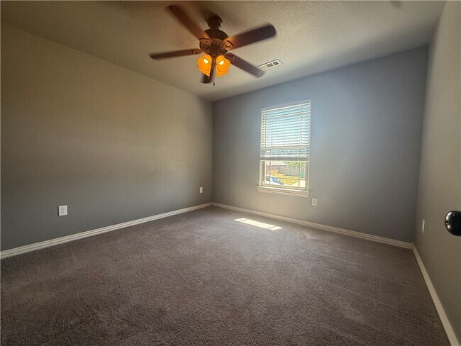 Building Photo - 1520 Amber Way
