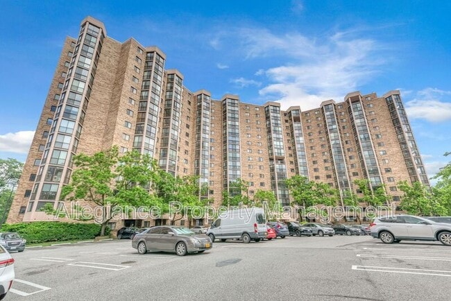 Building Photo - 5904 Mt Eagle Dr