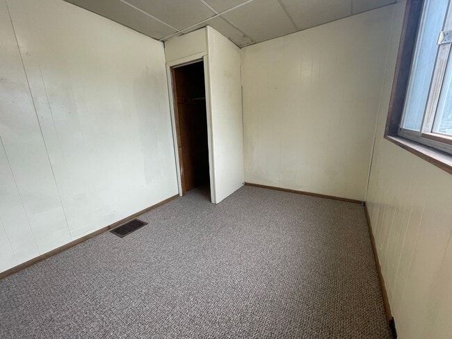 Building Photo - Spacious 3 Bedroom Oakland Townhouse with ...