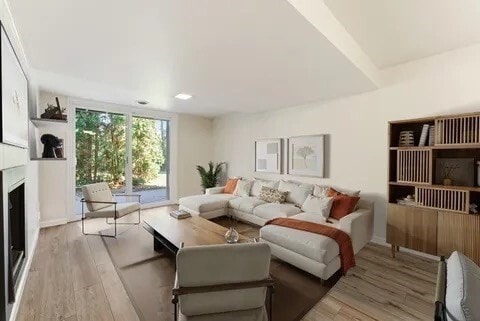 Building Photo - 84 Fuller St