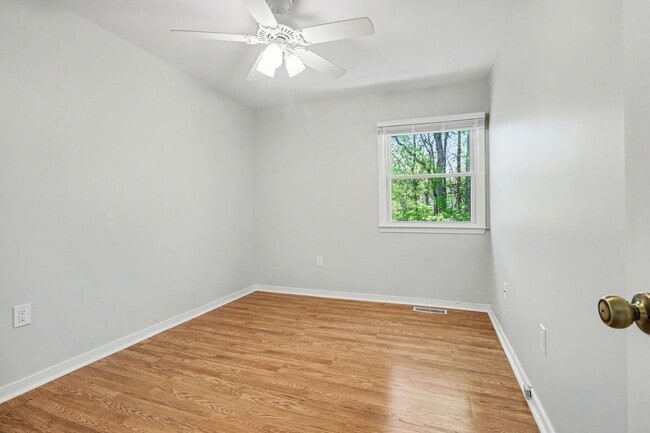 Building Photo - Updated 3 Bedroom Townhome!!! ***Available NOW***