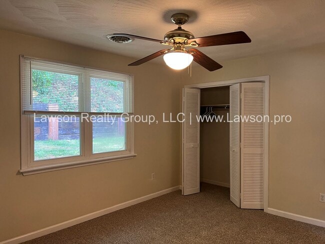 Building Photo - Cozy and Clean on a Cul De Sac-Move In Ready!