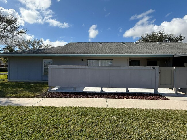 Building Photo - 4055 NW Cinnamon Tree Cir