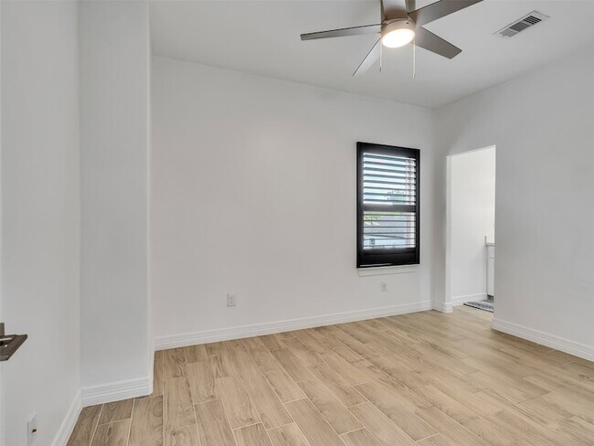 Building Photo - 7923 Bonaire St