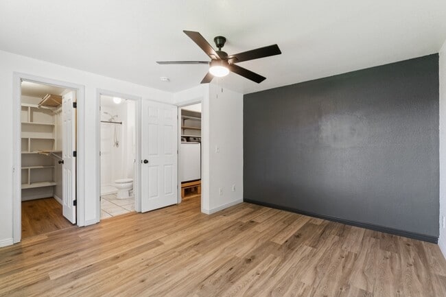 Building Photo - 5591 N Marlboro Ave