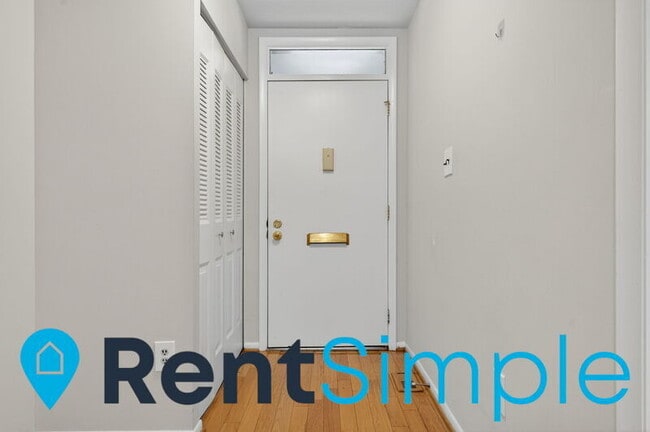 Building Photo - 1673 S Hayes St