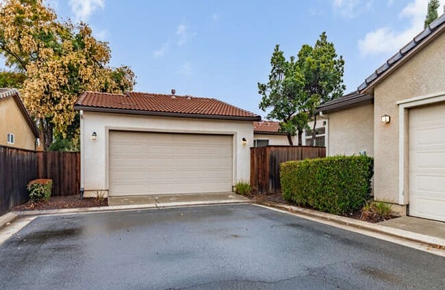 Building Photo - Great Harlan Ranch Home! Don't miss out!