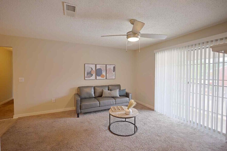 Primary Photo - 50 Northtown Dr
