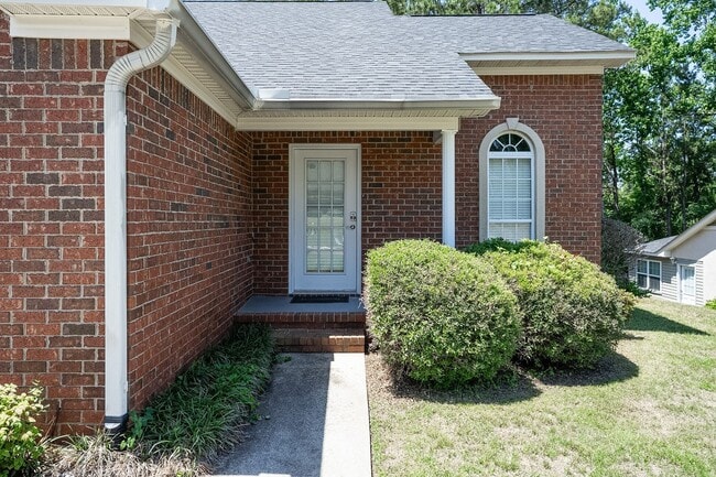 Building Photo - 537 Cedar Rock Dr