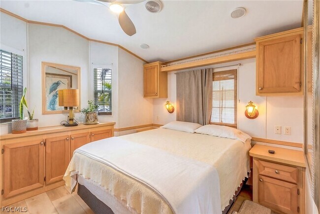 Building Photo - 7270 Pinehurst Rd