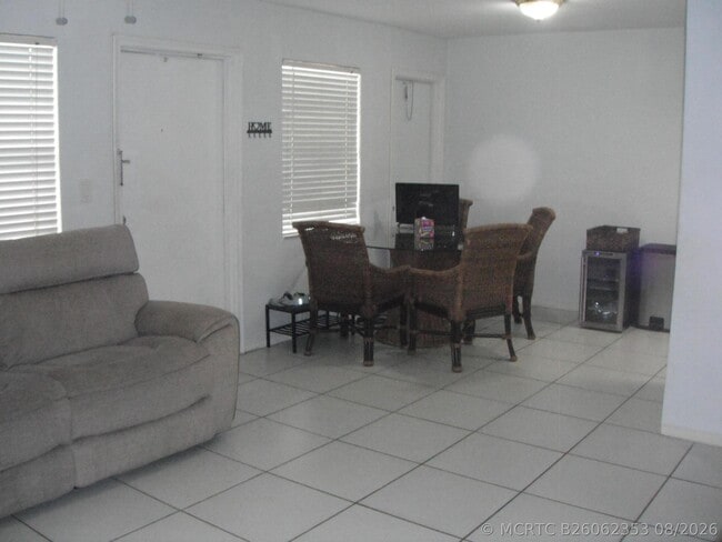 Building Photo - 4169 SW 67th Ave