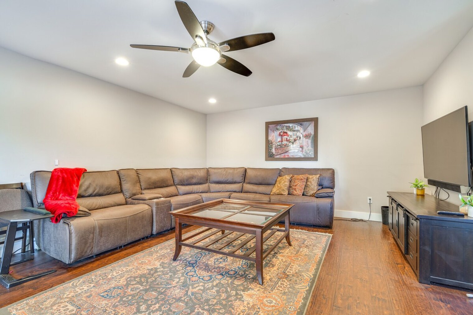 Building Photo - 10000 Monterey Rd