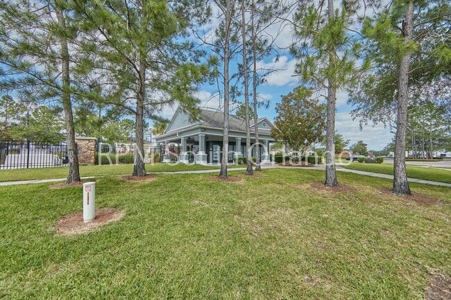 Building Photo - Tucker Oaks