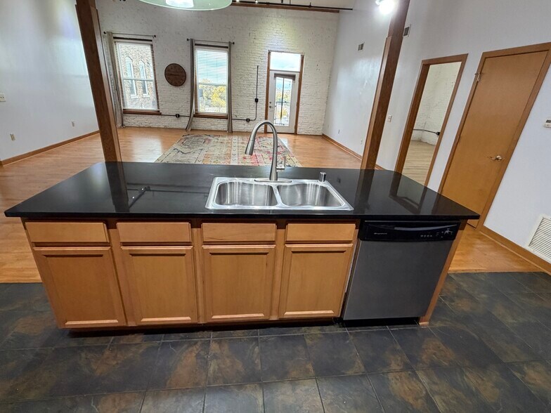 Building Photo - 720 S Marquette St