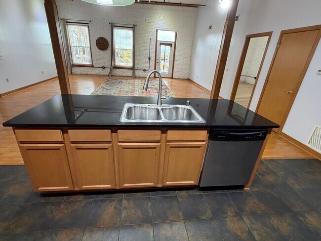 Building Photo - 720 S Marquette St