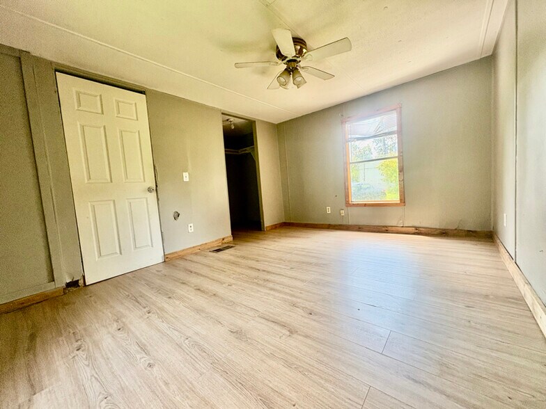 Building Photo - 1056 Pecan Dr