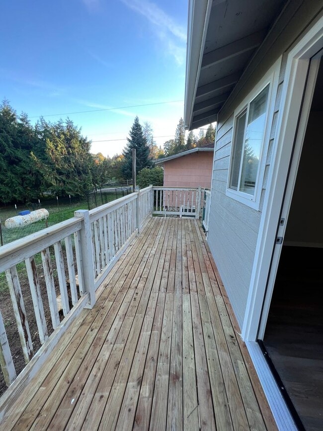 Building Photo - 2 bedroom rambler with Issaquah schools