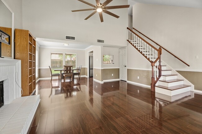 Building Photo - 14310 Sun Harbor Dr