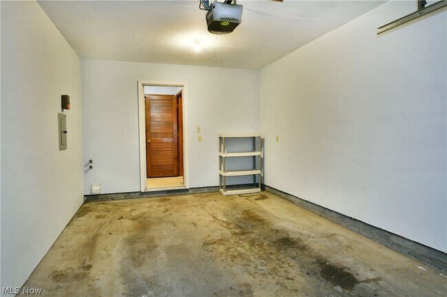 Building Photo - 2237 Cadwallader Sonk Rd