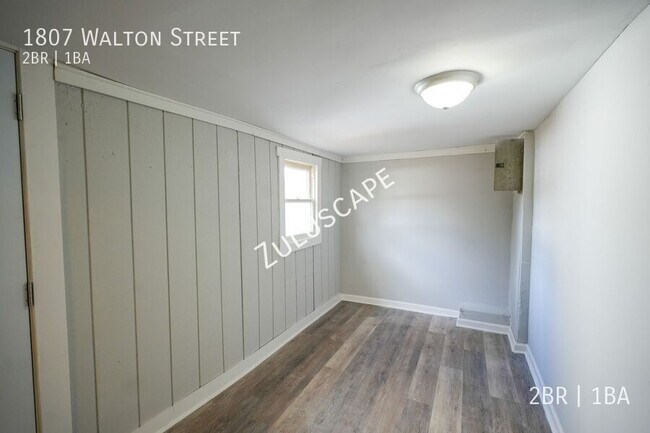 Building Photo - 1807 Walton St