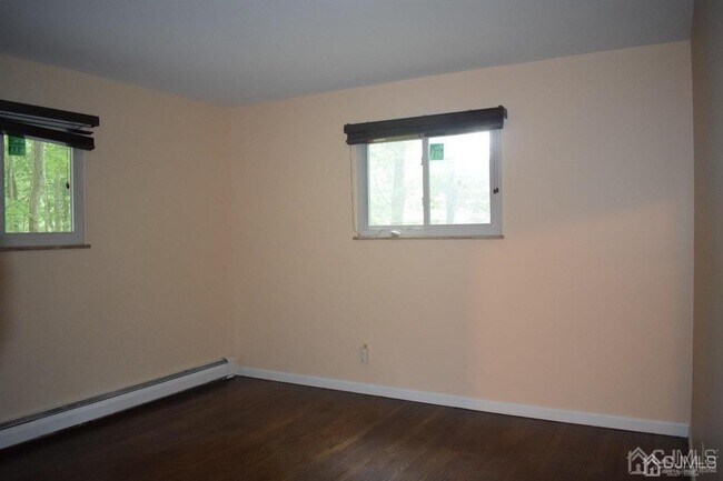 Building Photo - 13 Pinter Ln