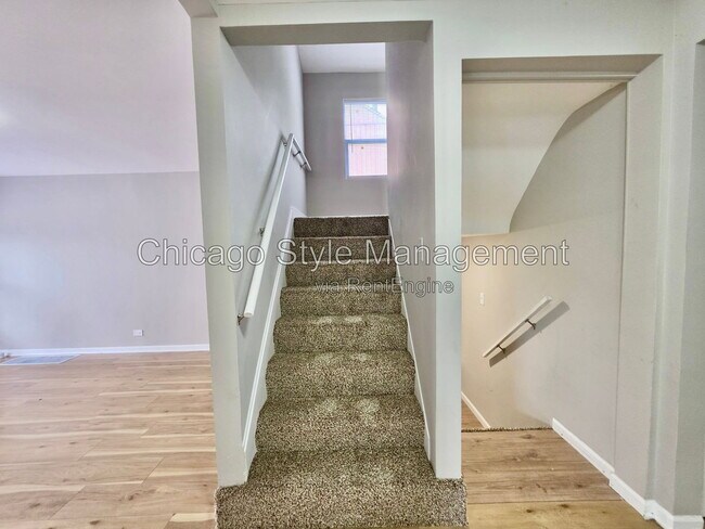 Building Photo - 14813 Evers St