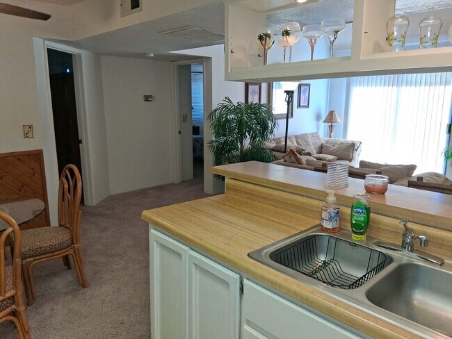 Building Photo - Dream Riverfront 2BR Condo in Bullhead City