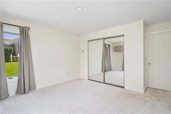 Building Photo - 27 Tobin Ln