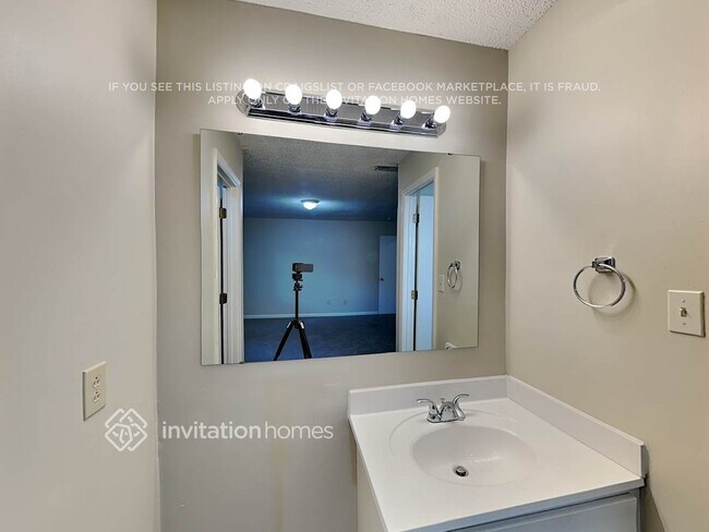 Building Photo - 4700 Cricklewood Ln