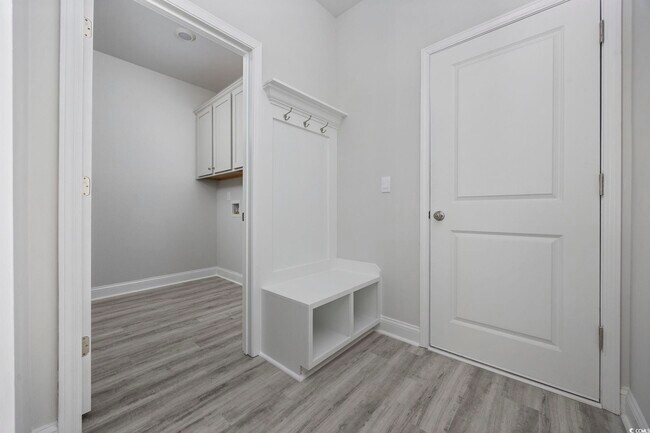 Building Photo - 7151 Shooting Star Way