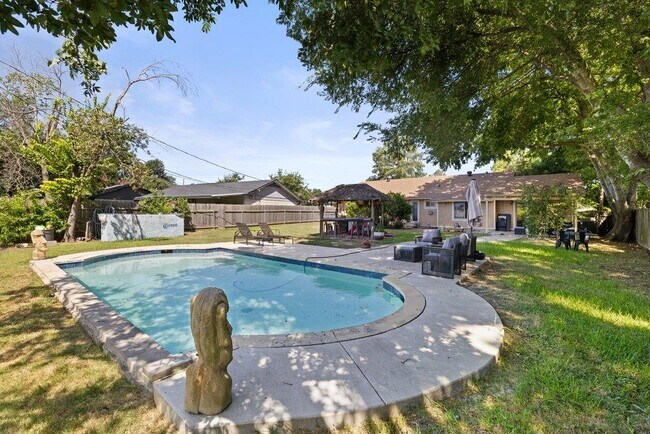Building Photo - 9513 Braeburn Glen St