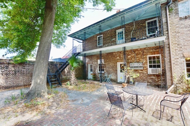 Building Photo - 21 Archdale St