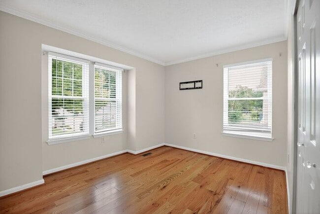 Building Photo - 4254 Mockingbird Cir