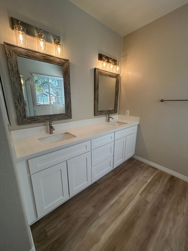 Building Photo - Remodeled Temecula 4 Bedroom