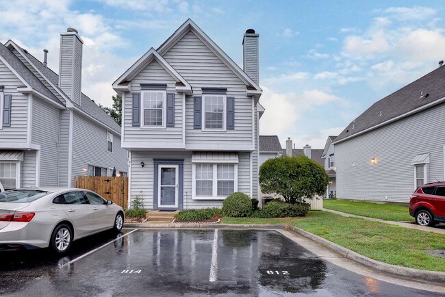 Building Photo - Updated Kiln Creek Home