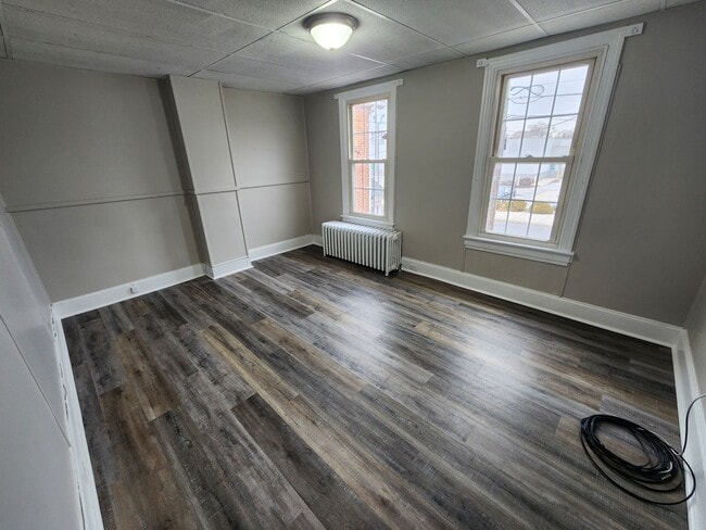 Building Photo - 440 E Queen St