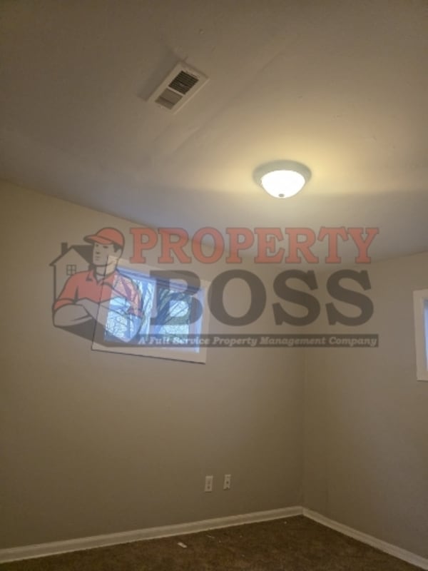 Building Photo - 2530 E 22nd Pl