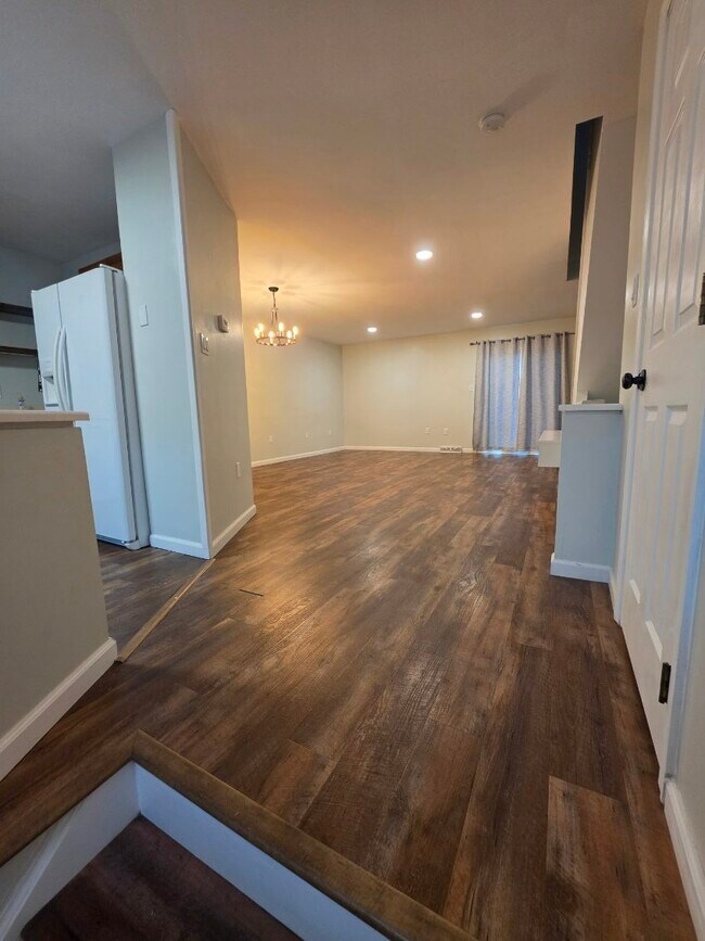 Building Photo - 103 Edward Lee Ct