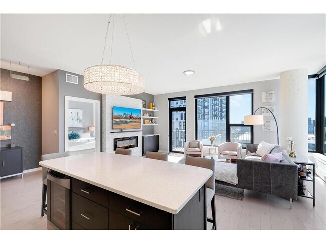 Building Photo - 740 Portland Ave