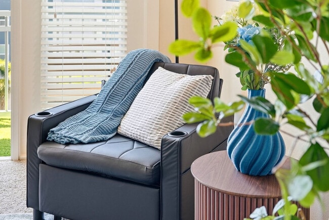 Building Photo - 1702 W Cleveland St