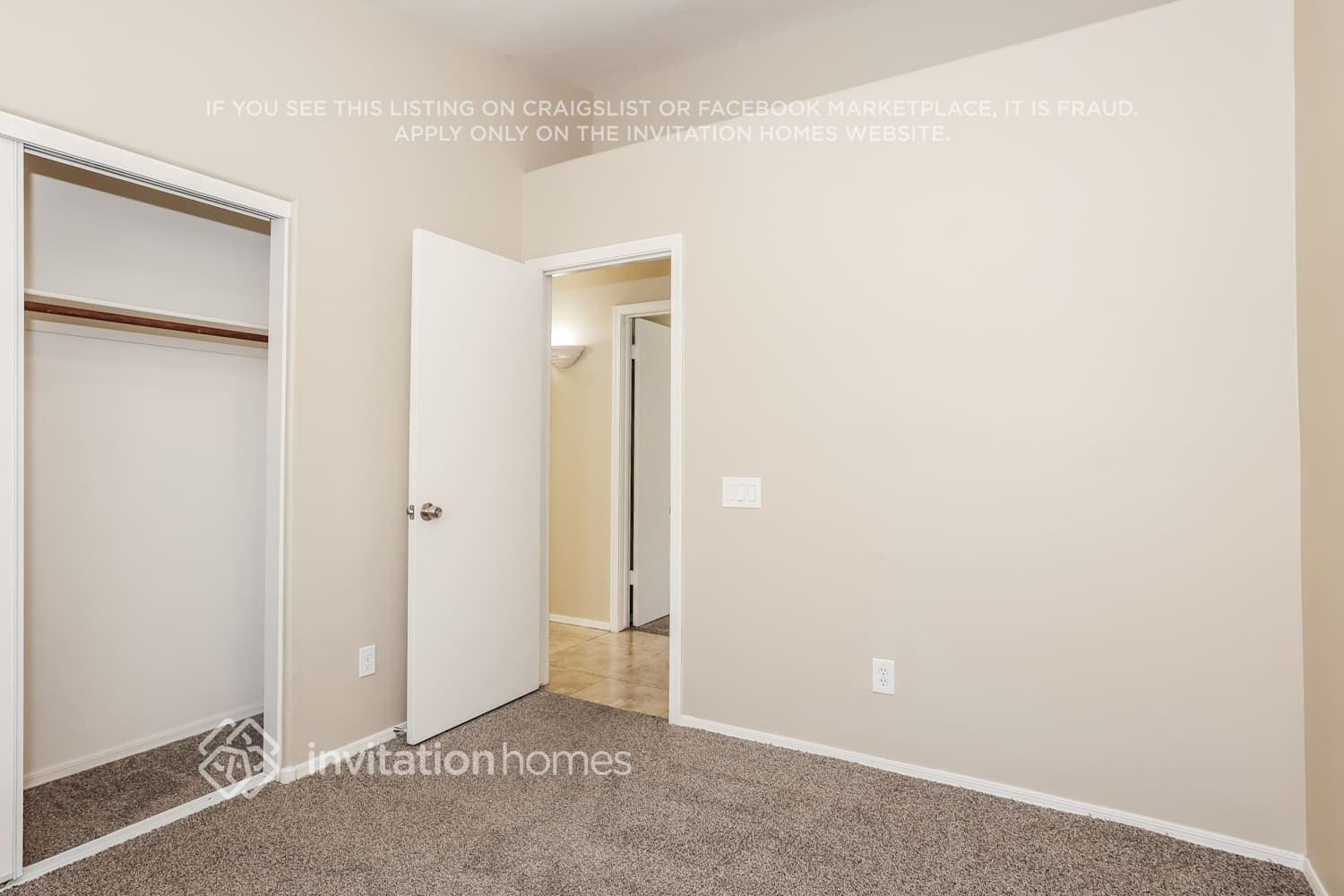 Building Photo - 10460 W Reade Ave