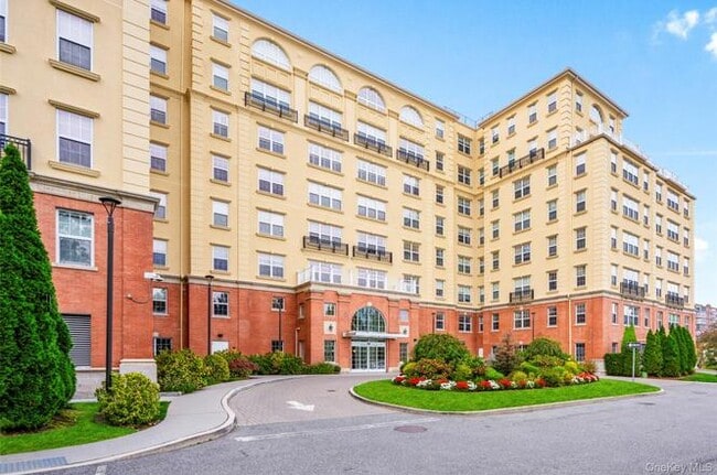 Building Photo - Byron